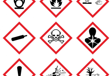 רגולציה של הגנת הסביבה בנושא חומרים מסוכנים והשלכותיה על קבלת היתר רעלים וניהולו
